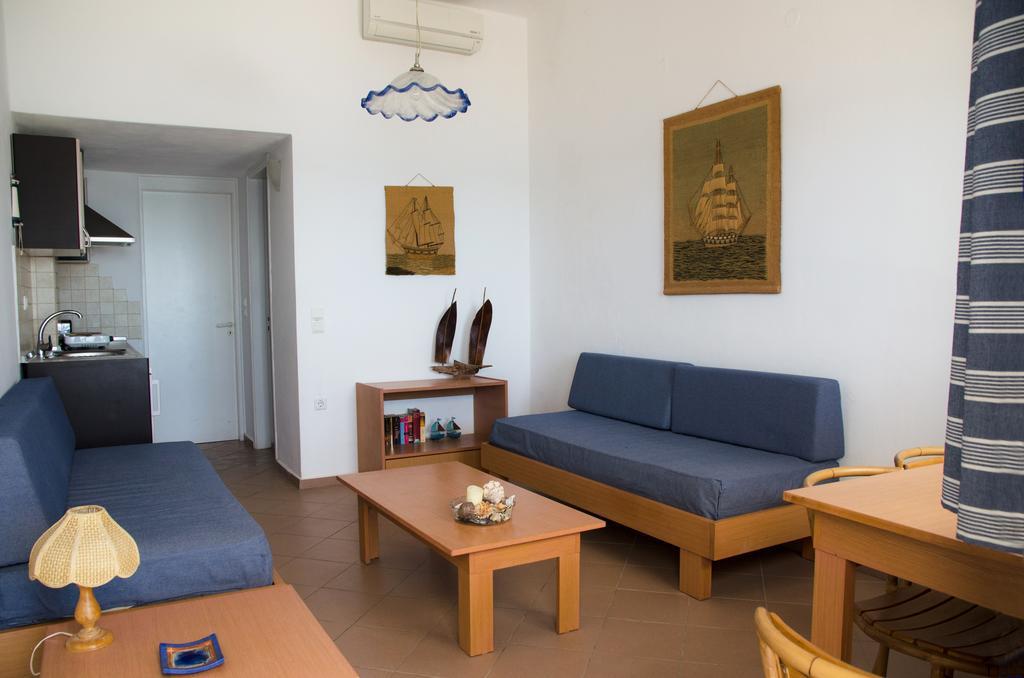 Yialos Studios-Apartments Makry Gialos  Exterior photo
